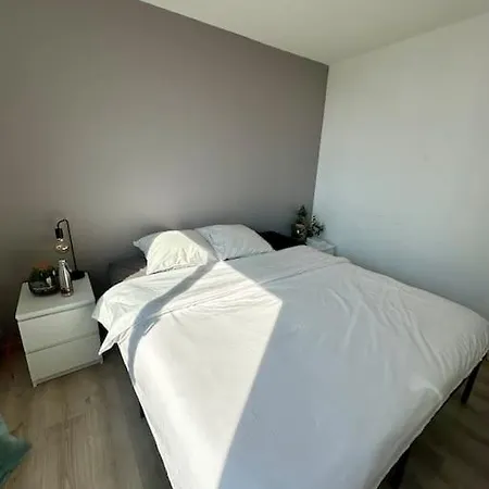 Moderne, Spacieux Et Lumineux Apartment